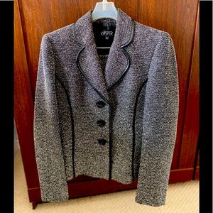 A great fall/winter skirt suit. Kasper size 6.